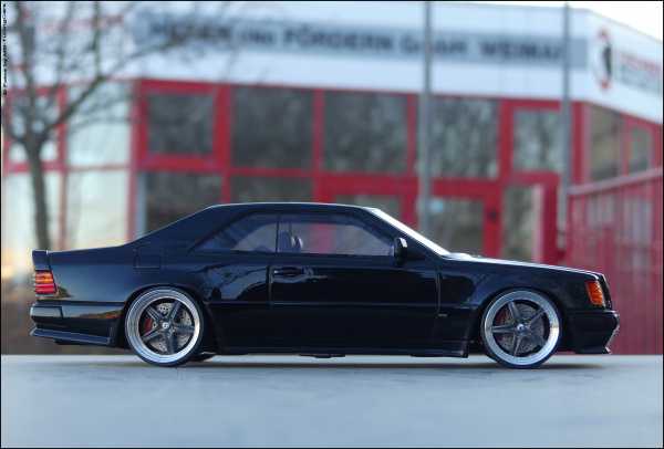 1:18 MERCEDES BENZ 300CE AMG 6,0 C124 1988 LIMITED MIT OVP